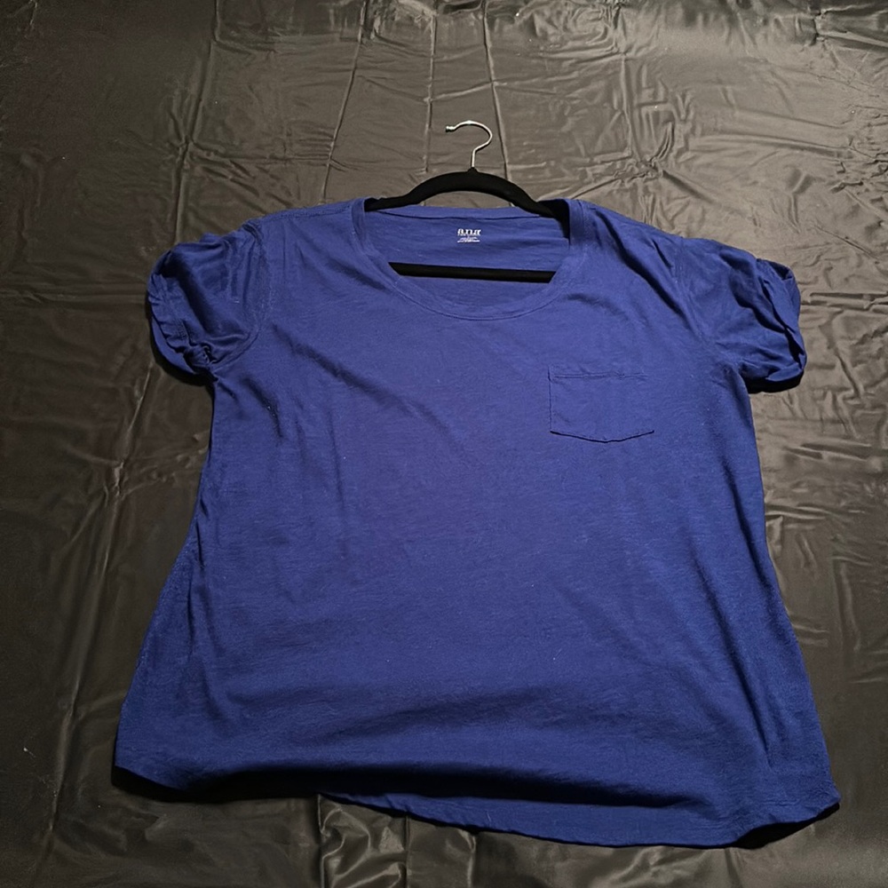 round neck t-shirt with pocket
